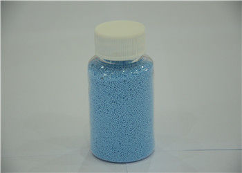 Taches anhydres de couleur de sulfate de sodium pour d'écoulement les granules colorés détersifs librement